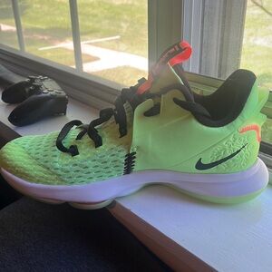 Nike LeBron Men Air Zoom